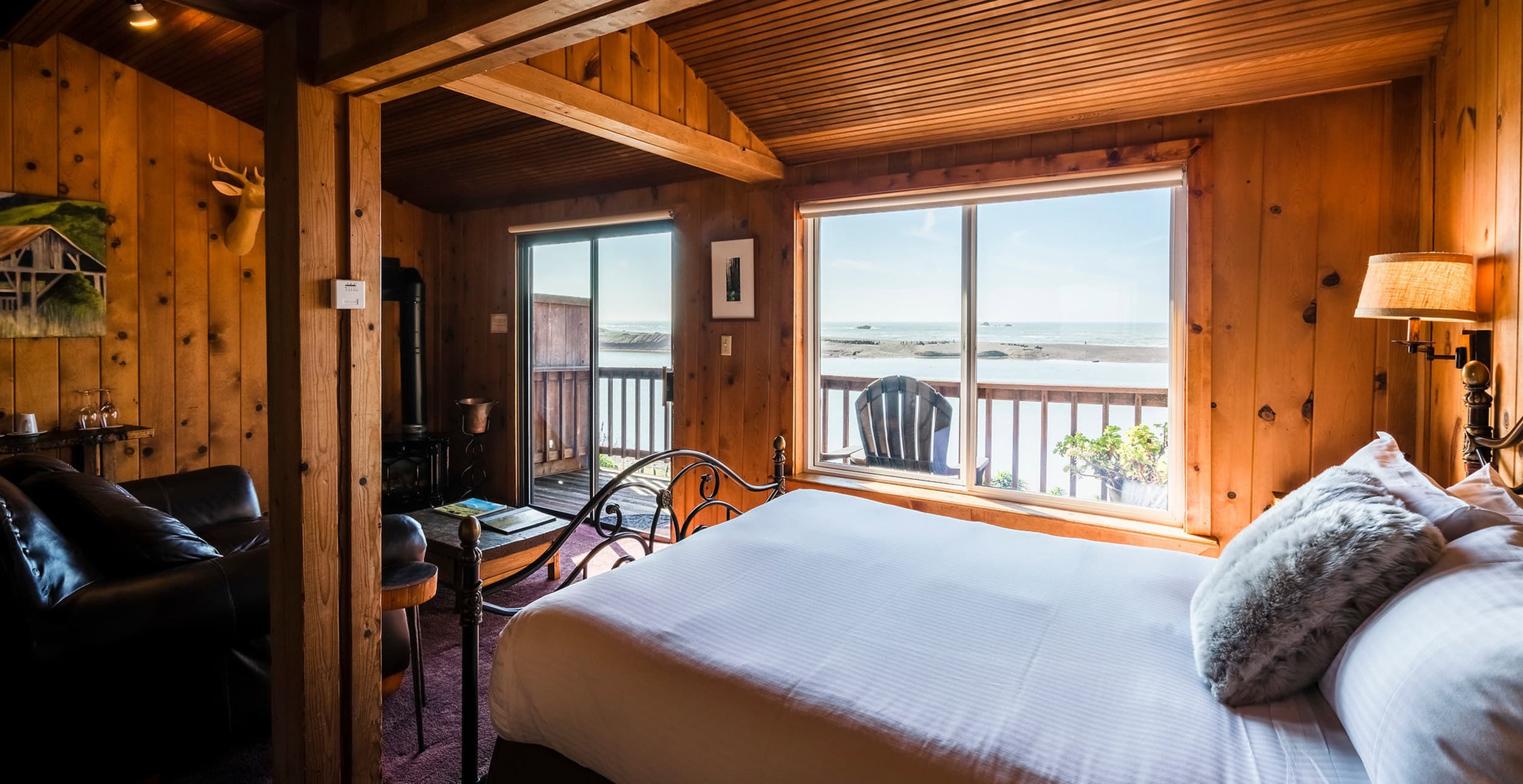 Cabin 4 bed with ocean view in the window